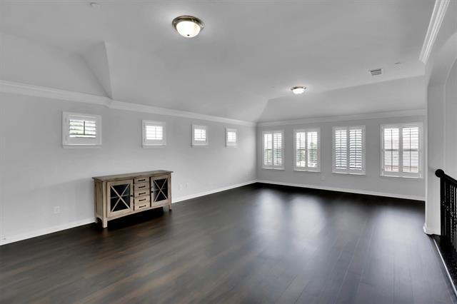 Building Photo - 410 Aylesbury Ct