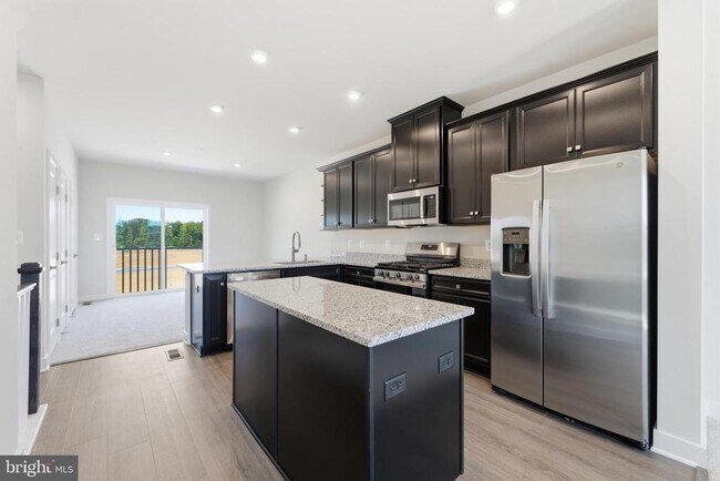 Building Photo - 16130 Hyde Pk Pl