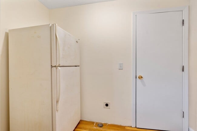 Building Photo - 19 Moreland Ave