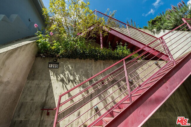 Building Photo - 1205 N Beverly Glen Blvd