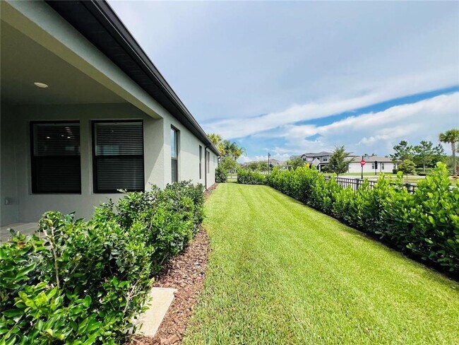 Building Photo - 4567 Tivoli Dr
