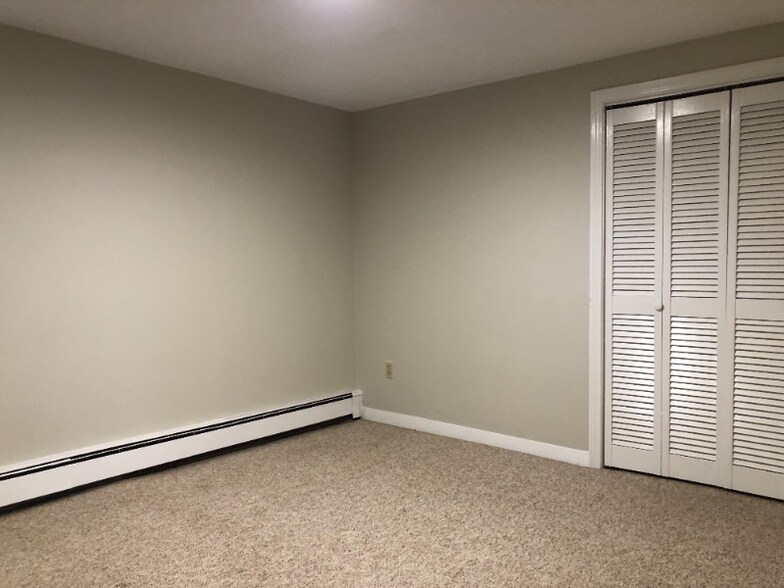 Building Photo - 1233 Main St