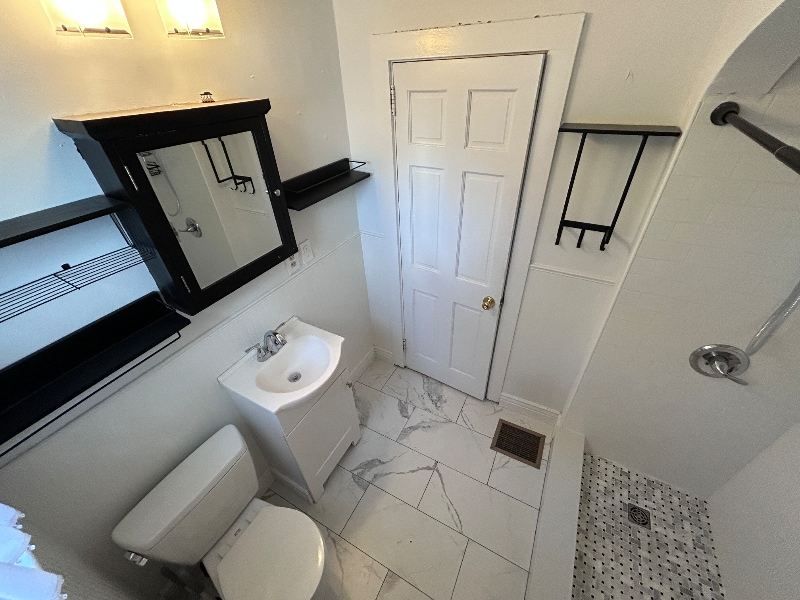 Building Photo - 53 Main St