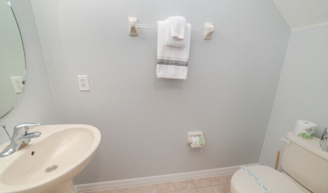 Building Photo - 8607 La Isla Dr