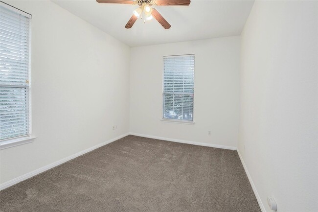 Building Photo - 8518 Cahill Dr