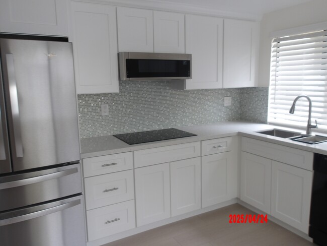 Building Photo - 8505 Grenache Ct