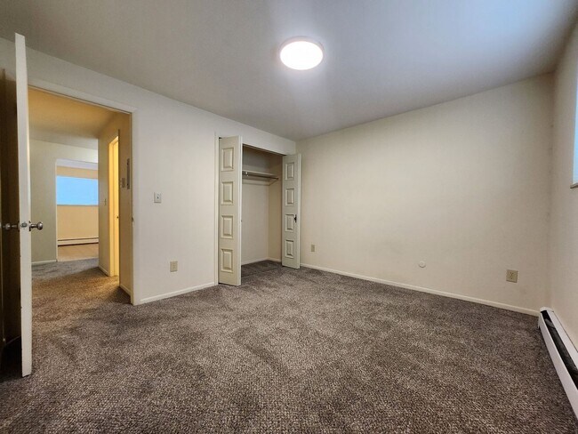 Building Photo - 6632 Dublin Loop W