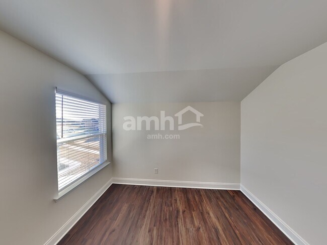 Building Photo - 122 Marin Dr