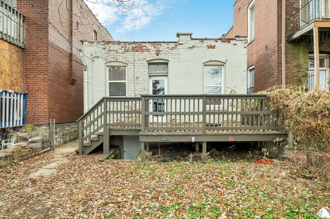 Building Photo - Huge Renovated 1 Bedroom SFD in South Tower Grove