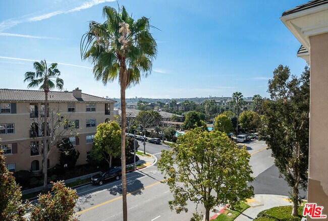 Building Photo - 13075 Pacific Promenade