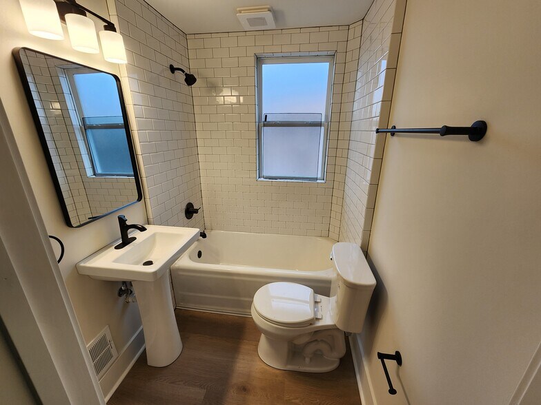 Building Photo - 29 W Patterson Ave