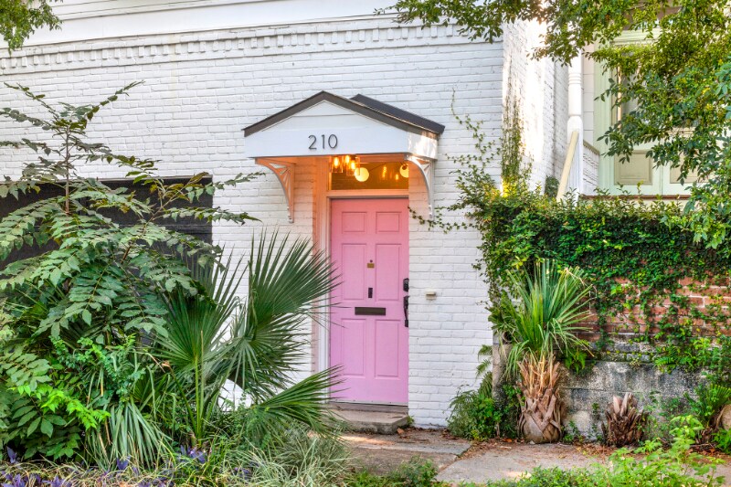 Building Photo - 210 E Waldburg St