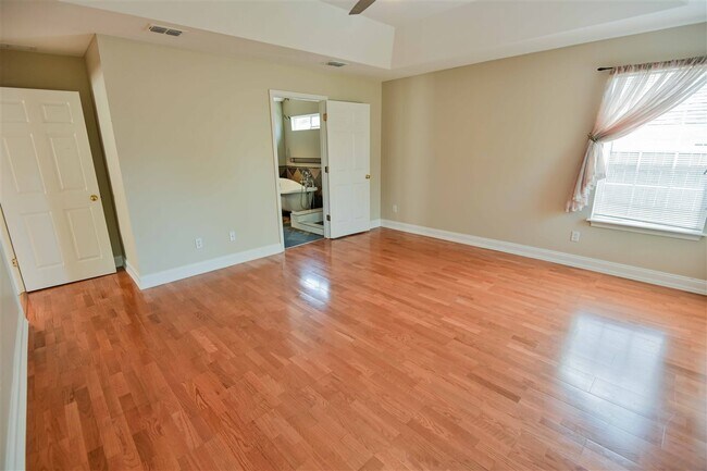 Building Photo - 5344 Tewkesbury Trce