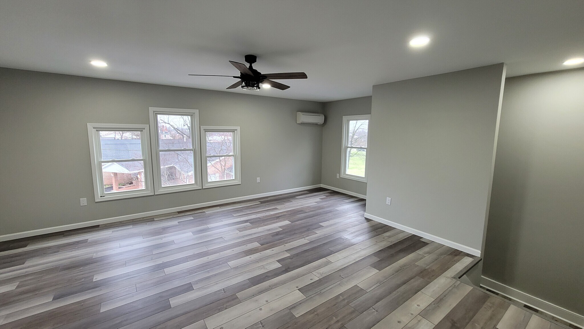 Building Photo - 1351 E Mound St