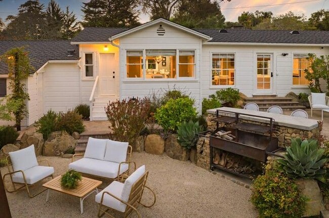 Building Photo - 240 Hot Springs Rd