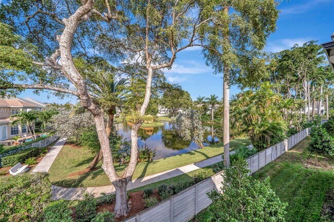 Building Photo - 1427 SW 23rd St