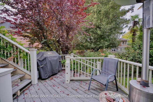 Building Photo - 2141 Ward St