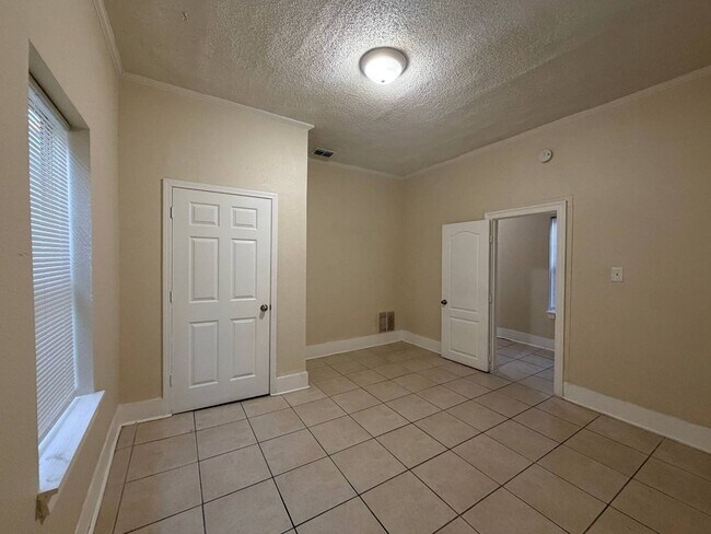 Building Photo - 1441 Cleveland St