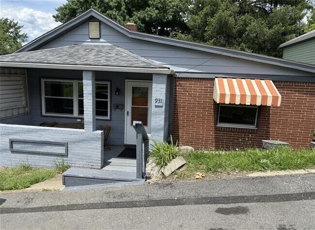 Building Photo - 931 Hilltop St
