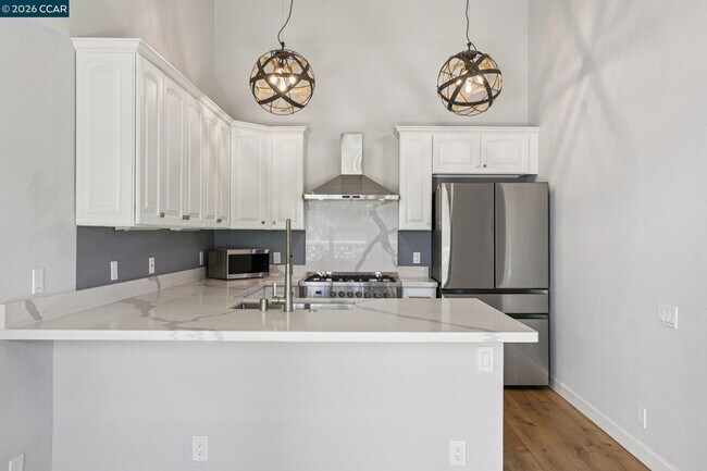 Building Photo - 1541 Moraga Way