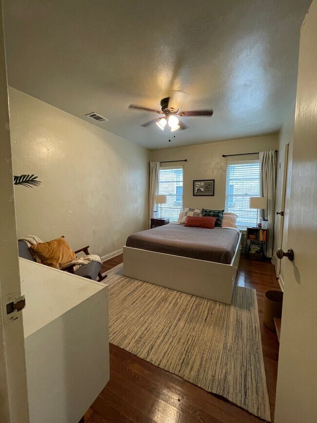 Building Photo - 209-211 Tennant