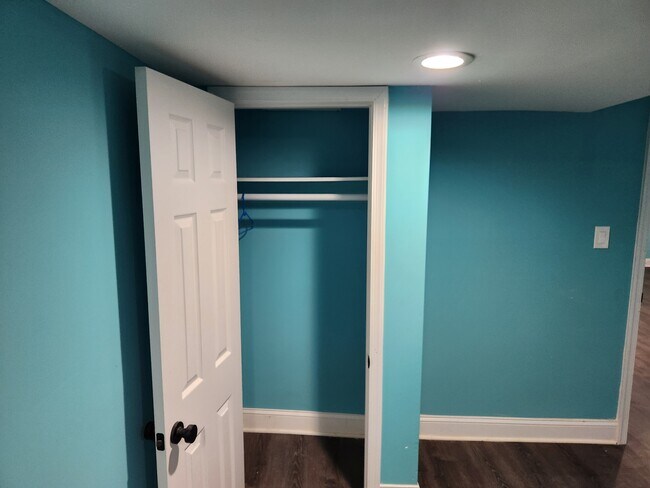 Building Photo - 5014 Nantucket Rd