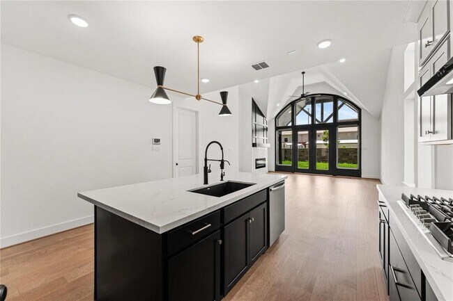 Building Photo - 29751 Burcreek Ln