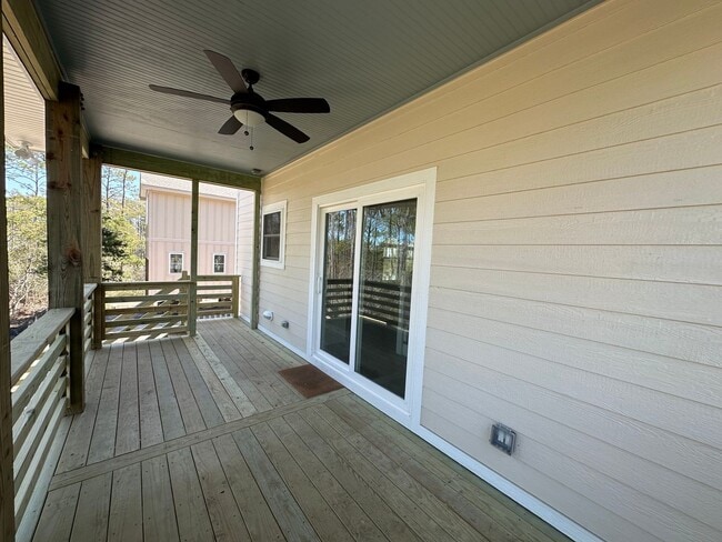 Building Photo - 2 Bed/2 Bath Long-Term Rental in Manteo!