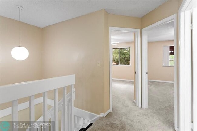 Building Photo - 640 N University Dr