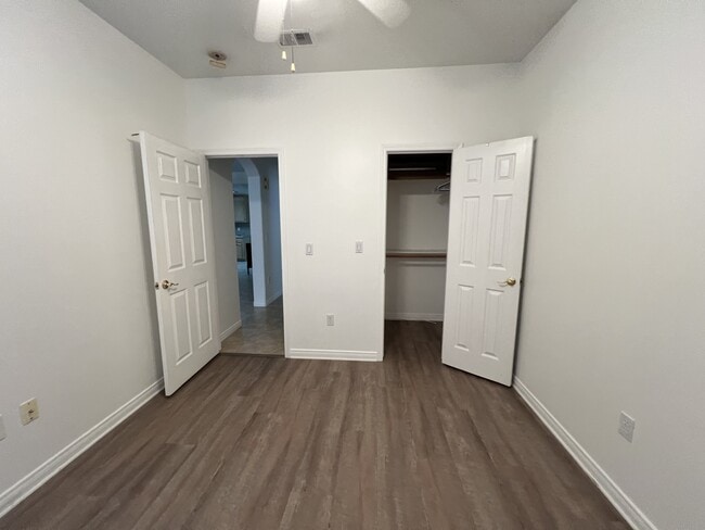 Building Photo - 9708 Bossa Nova Ct