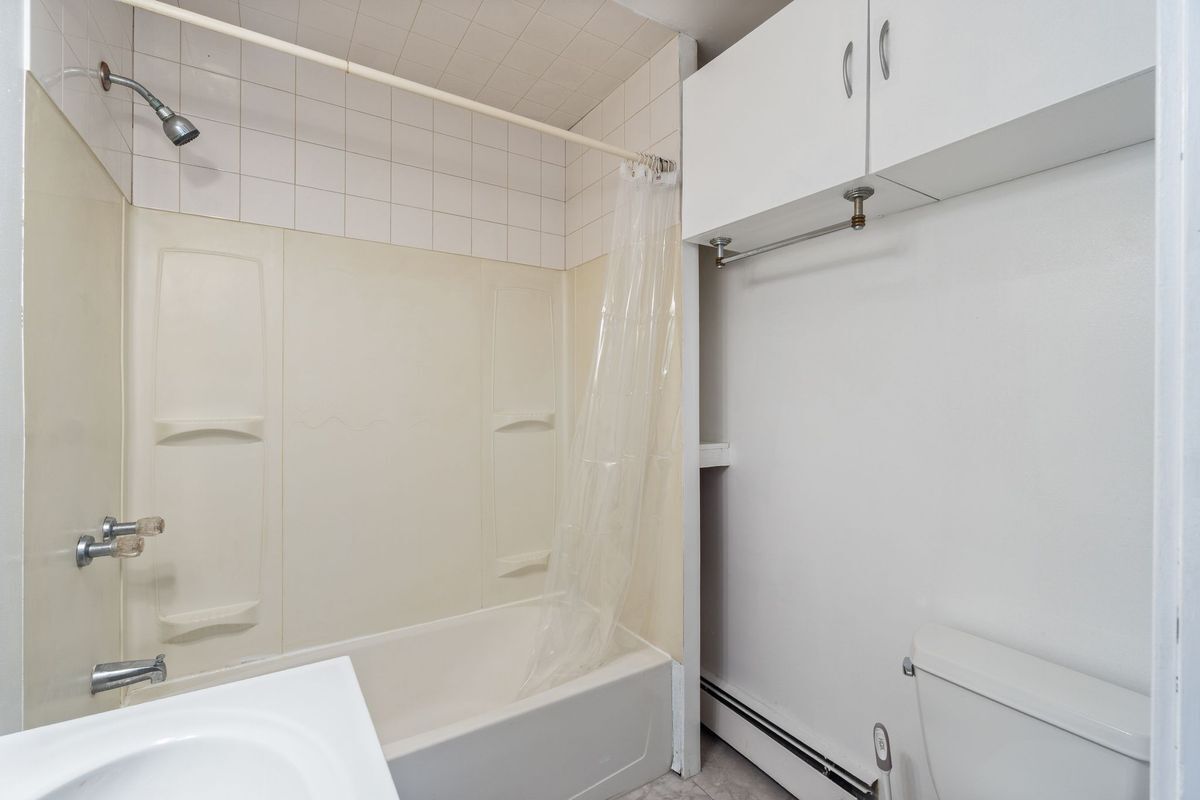 Building Photo - 120 Grant Ave