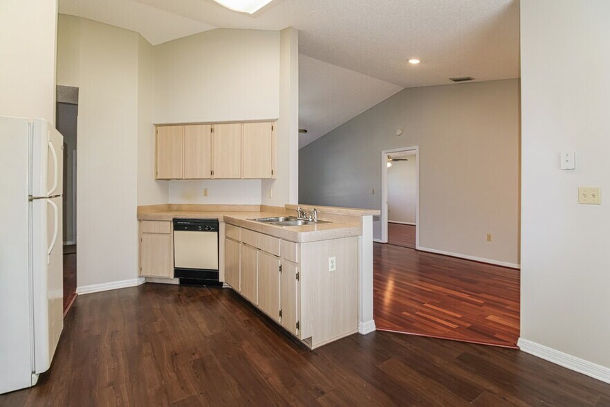 Building Photo - 11479 Cavern Rd
