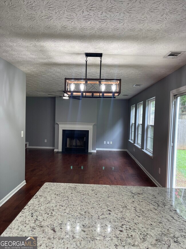 Building Photo - 116 Village Trce