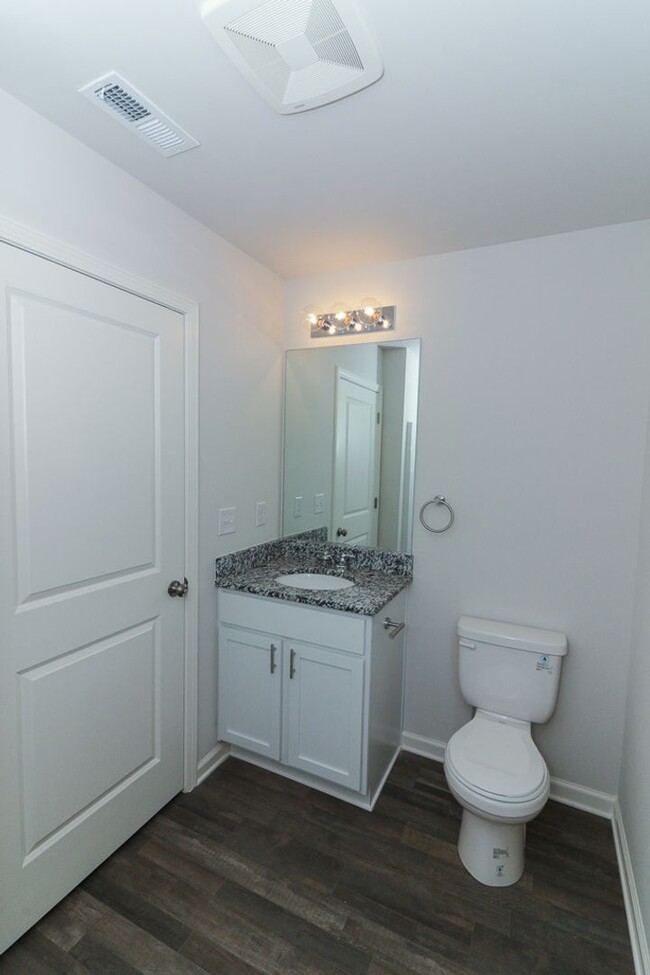 Building Photo - 132 Elegance Wy