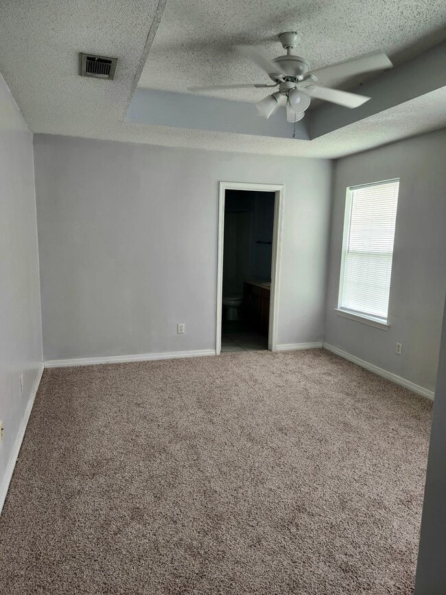 Building Photo - *****AVAILABLE NOW*****