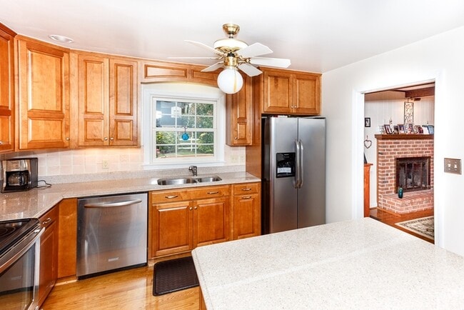 Building Photo - 3617 Hermitage Dr