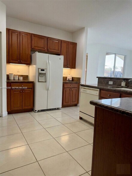 Building Photo - 11541 NW 68th Ter