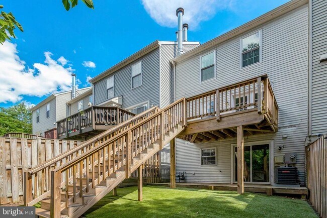 Building Photo - 15462 Windsong Ln