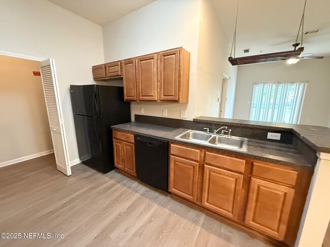 Building Photo - 9575 Amarante Cir