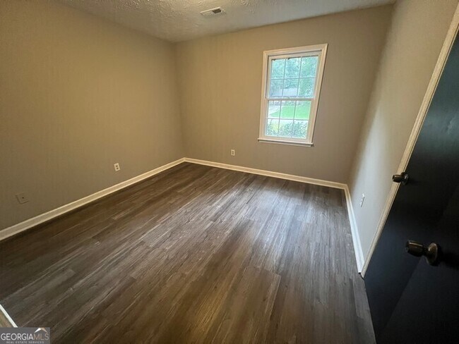 Building Photo - 160 Mountain View Cir