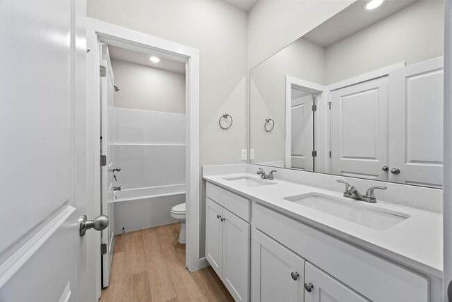 Building Photo - 1801 SW Poigai Wy