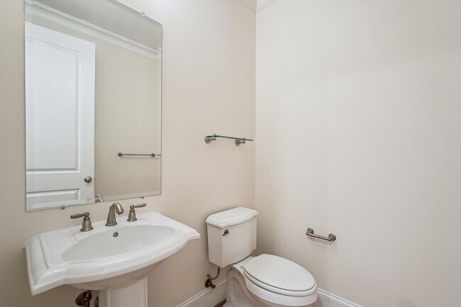 Building Photo - Incredible 4BR, 4.5BA Luxury Bethesda Home!!
