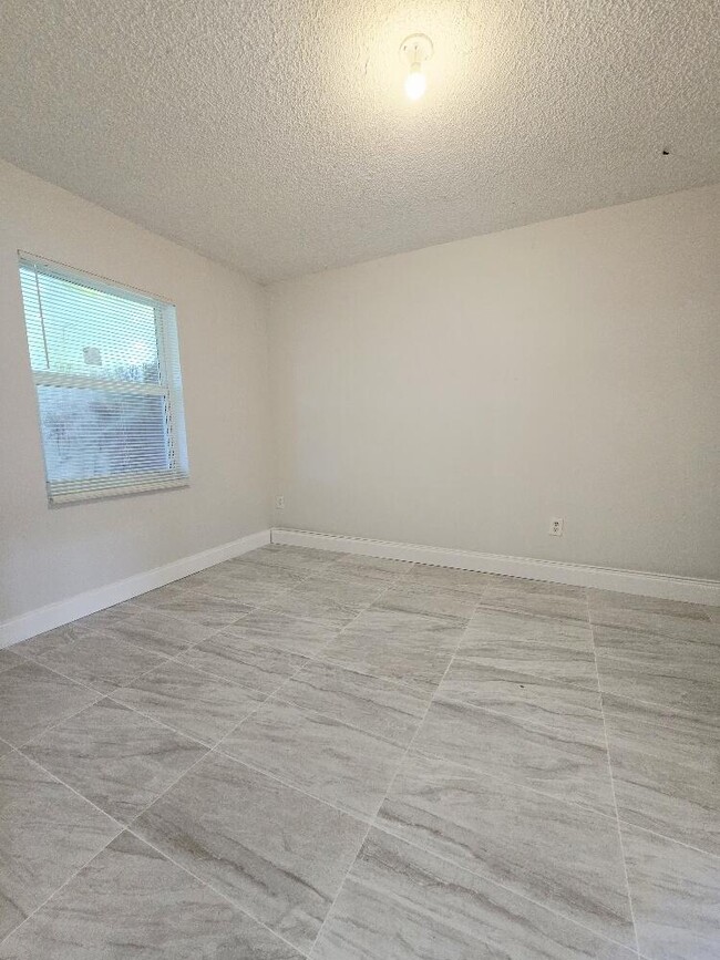 Building Photo - 4760 Lehto Ln