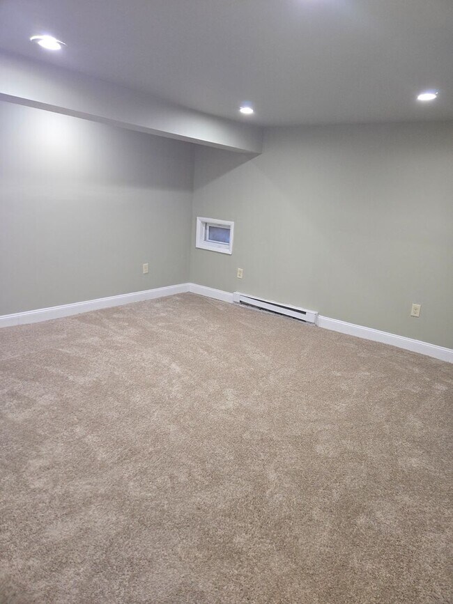 Building Photo - 103 S Madison St