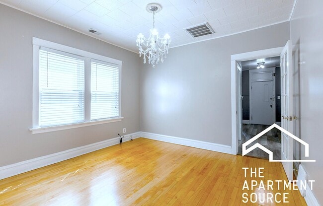 Building Photo - 4135 W Henderson St