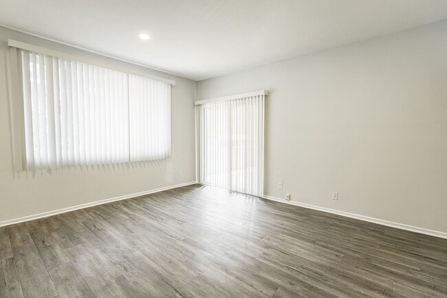 Interior Photo - 1865 North Fuller Ave