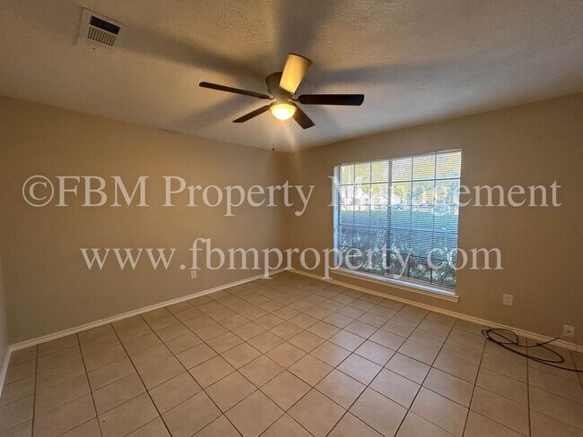 Building Photo - 509 W Denton St