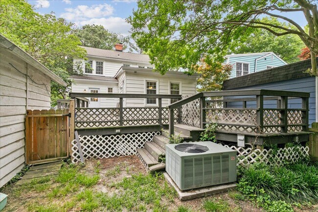 Building Photo - 44 Rivermont Dr