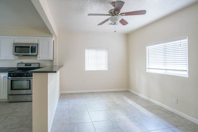 Building Photo - 1846 Henry Cir SW