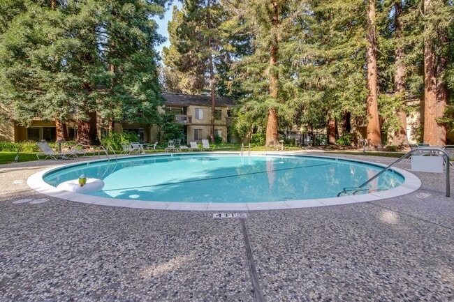 Building Photo - 505 Cypress Point Dr